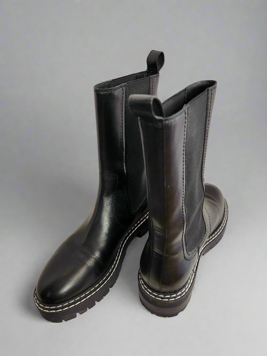 Black boots  size 38 Wittner